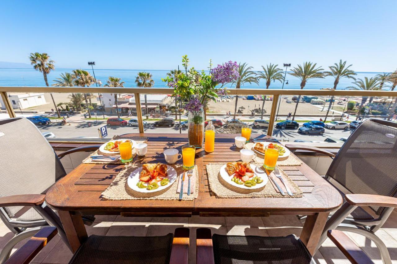 797 Holiday Rentals - Amplio Piso Con Terraza En Primera Linea De Playa Торремолінос Екстер'єр фото